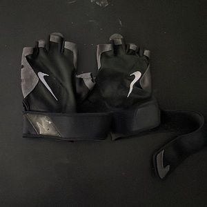 Nike training gloves men
